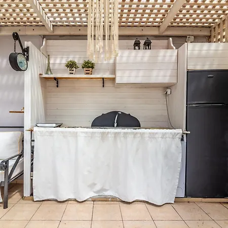 Atmospheric With Large Terrace Heraklion (Crete)